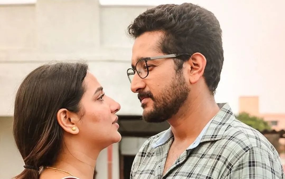 #BoudiCanteen is a must-watch movie. Simple words. Simple feelings. Easy apologies & sensitive. A small reminder that communication is easy if you want it to be. Kudos 
@paramspeak da. You threw a pebble that might just cause some necessary ripples around.  Very heartwarming.