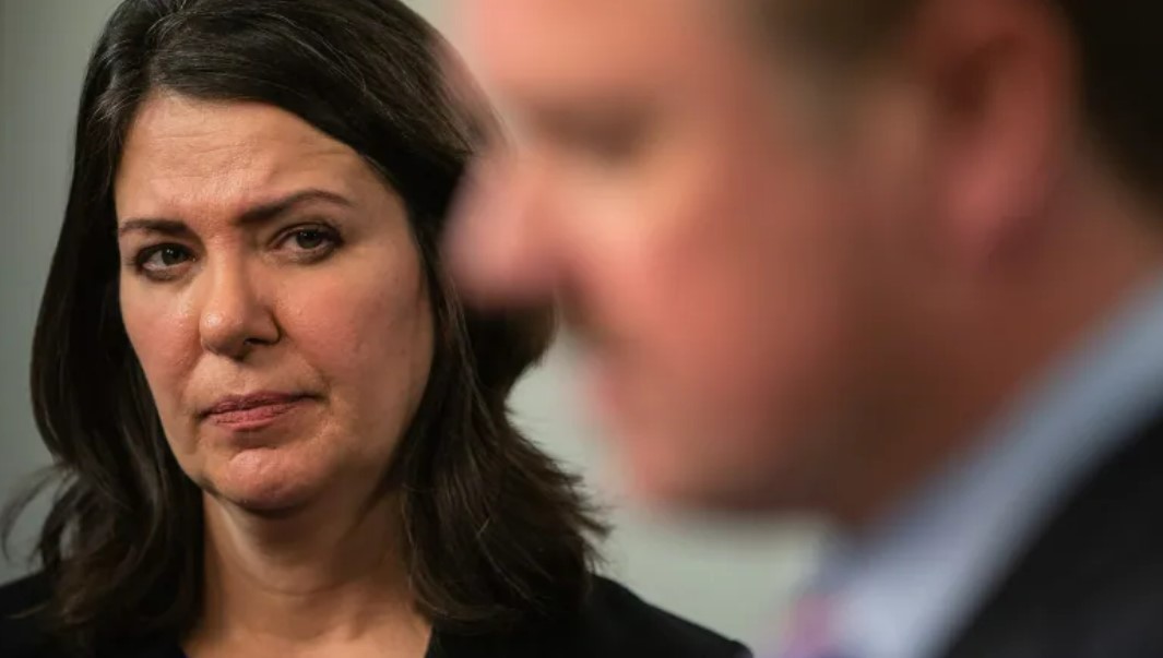 CupeAB's tweet photo. Danielle Smith &amp; the UCP withheld $1billion in funding for classrooms over two years. They did this despite student suffering during the pandemic. They fired thousands of educational assistants &amp; imposed a curriculum that nobody wanted.

#ableg #abpoli #yyc #yeg #calgary #reddeer https://t.co/U9NgVrFWNP