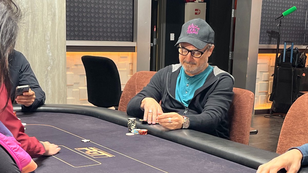PokerNews tweet media