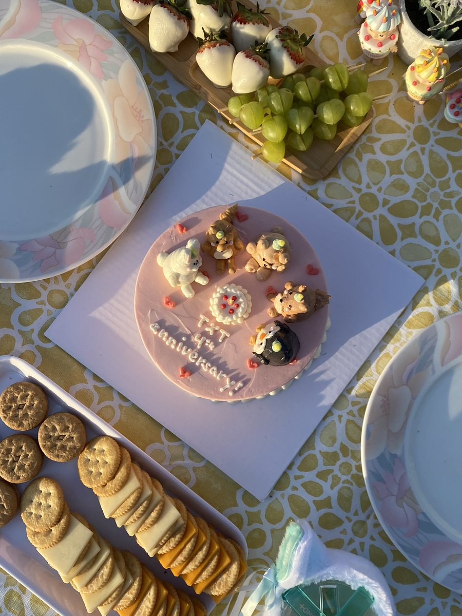 cheerygyu's tweet image. Celebrating txts 4th anniversary &amp;lt;333

#TXT_4th_Anniversary 
#투바투와함께한4년내일도함께할우리
#ToFOUReverlandWithTXT