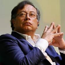 HELIODOPTERO's tweet image. Estos problemas no son nuevos. El presidente @petrogustavo puede seguir el sano ejemplo del expresidente Alberto Lleras Camargo, que, hace 65 años, marginó a su familia, pública y completamente, de la presidencia de la República. Ni siquiera iban al palacio presidencial.