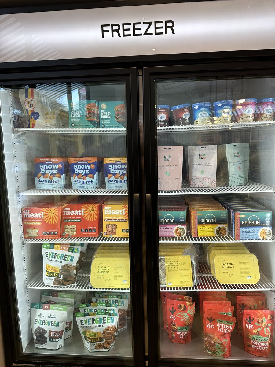 RosenZone's tweet photo. Saw many many friends brands

@DanWStephenson @humankarp @ElenaGuberman @kaseystewart @Friedweiss1 @tianaharaguchi @JoelWarady @amyugh @jmmohr https://t.co/vhfuQjW0T7