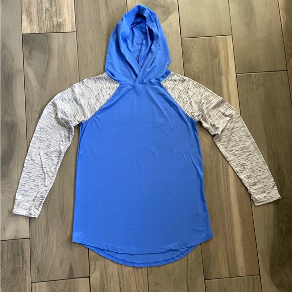 dltaylor682's tweet photo. So good I had to share! Check out all the items I'm loving on @Poshmarkapp #poshmark #fashion #style #shopmycloset #so #adidas #panini: https://t.co/QKkka4VF6X https://t.co/H8ChOEAtiD