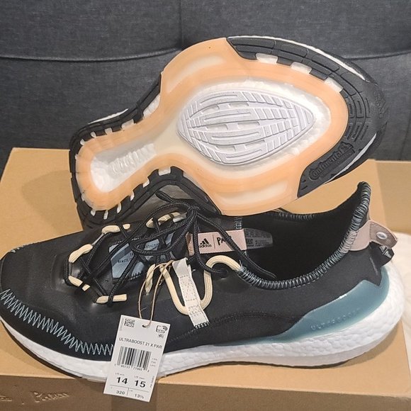 dltaylor682's tweet photo. So good I had to share! Check out all the items I'm loving on @Poshmarkapp #poshmark #fashion #style #shopmycloset #so #adidas #panini: https://t.co/QKkka4VF6X https://t.co/H8ChOEAtiD