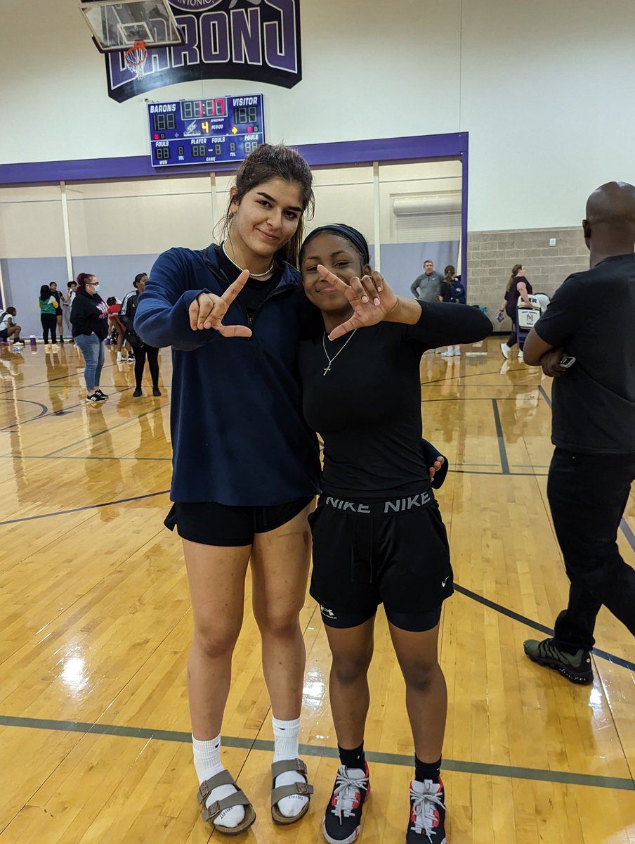 lamartexansgbb's tweet image. There’s no off-season! Great work today at the @ShesBallin Showcase. 

Junior Guard @thekaybrenae 
Junior Post Lynn Bardawil 

#LBLOCK