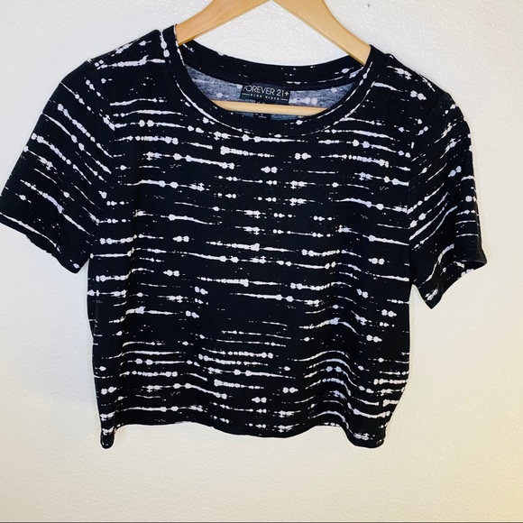 LVoutlander's tweet photo. So good I had to share! Check out all the items I'm loving on @Poshmarkapp from @caroline19774 #poshmark #fashion #style #shopmycloset #hollister #forever21 #joie: https://t.co/Xc2YnmNWFl https://t.co/7qooepN7BU