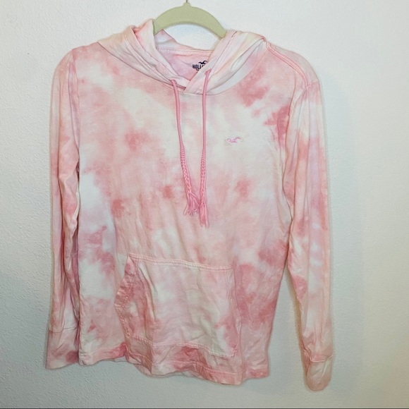 LVoutlander's tweet photo. So good I had to share! Check out all the items I'm loving on @Poshmarkapp from @caroline19774 #poshmark #fashion #style #shopmycloset #hollister #forever21 #joie: https://t.co/Xc2YnmNWFl https://t.co/7qooepN7BU