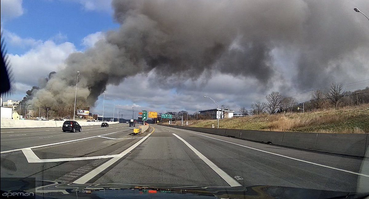 LauraCanosOH's tweet photo. My dash cam screenshot of the Reliable Castings building fire today in Cincinnati. @WLWT @FOX19 @WCPO @Local12 #CincinnatiFire #ReliableCastings https://t.co/e2UuxGnSD7