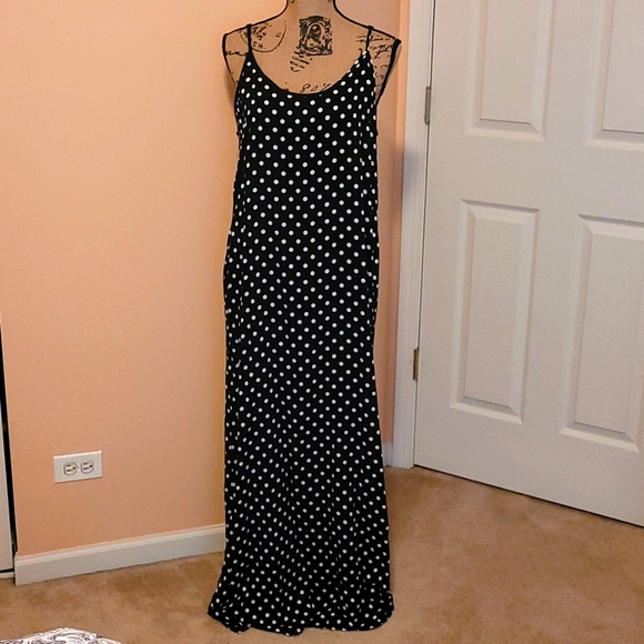 EncoreAddict's tweet photo. So good I had to share! Check out all the items I'm loving on @Poshmarkapp #poshmark #fashion #style #shopmycloset #leadingstar #katespade #tommyhilfiger: https://t.co/Y759wJtUs9 https://t.co/zj9C3jZXD0
