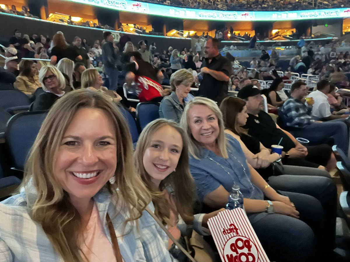 jenhankes's tweet photo. 3 Generations ❤️ Blake!!!!  #bsorlando https://t.co/74SWEaneMC