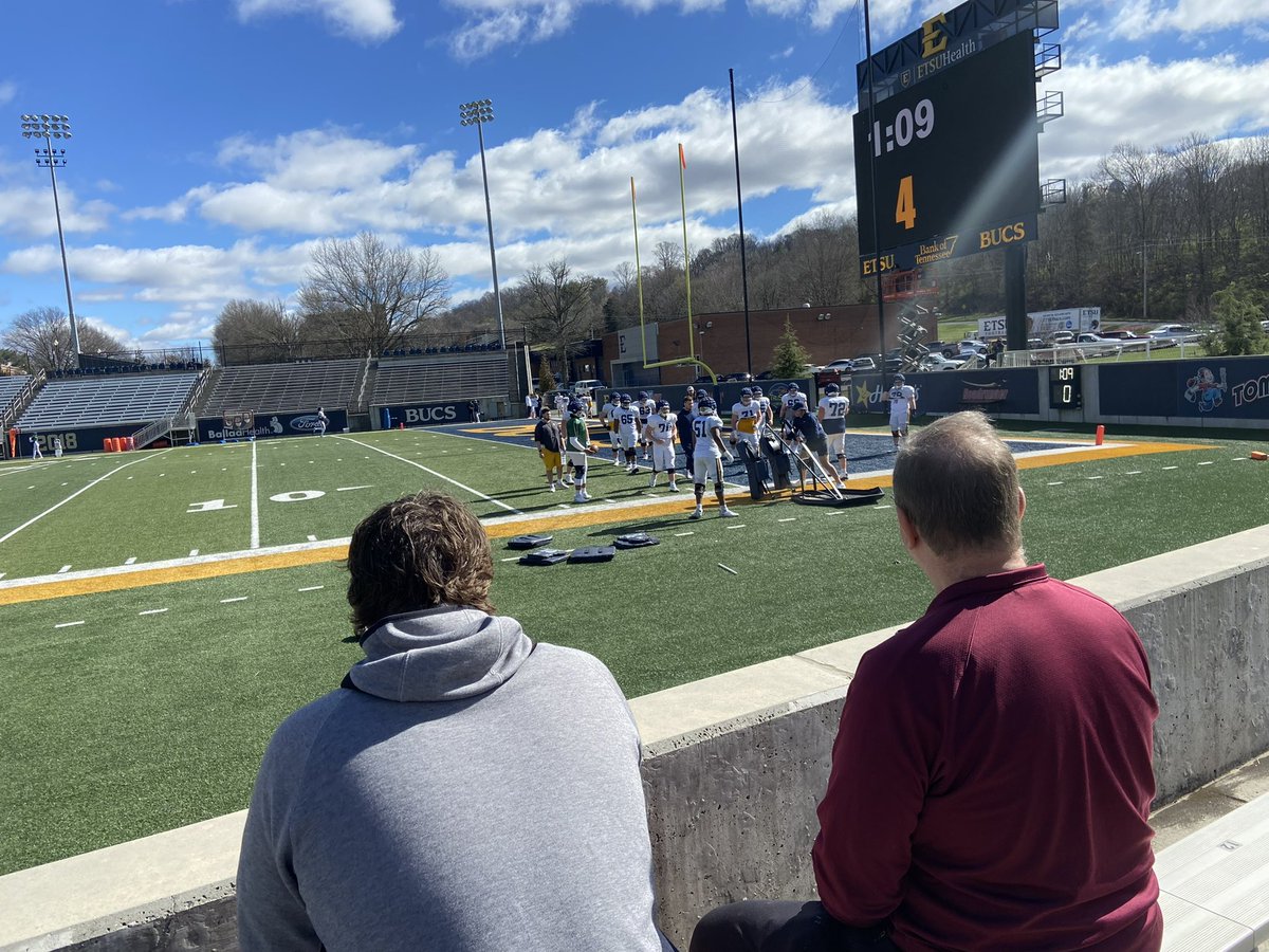 Had a great junior day at ETSU!🏴‍☠️🏴‍☠️ <a href="/CSmithScout/">Chris Smith</a> <a href="/CoachHayworth/">Ty Hayworth</a> <a href="/Jay_Guillermo57/">Coach Jay Guillermo</a> <a href="/ETSUFootball/">ETSU Football</a>