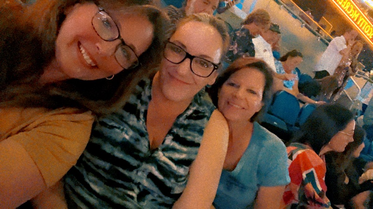 mrssmith43's tweet photo. Ready for Blake #BSOrlando https://t.co/sNJYSqDymb