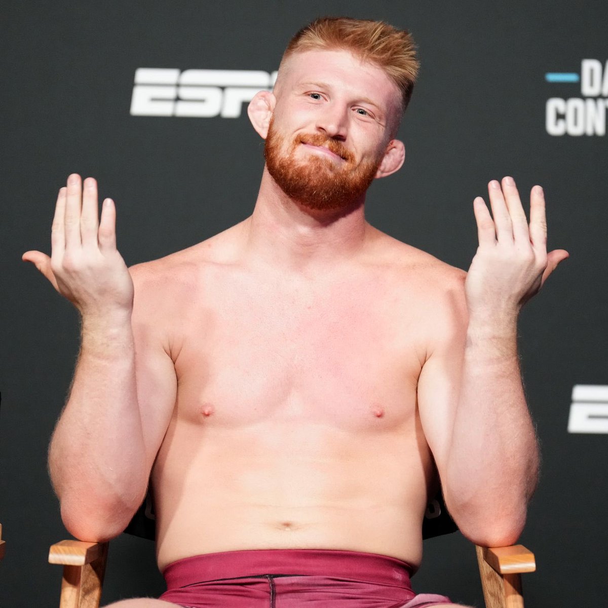 🚨BO NICKAL GIVEAWAY🚨 

The future champ is here and we’re giving away 10 hoodies if he wins tonight 🤑

All you have to do is RT this tweet and follow <a href="/betrcombat/">betr ⚡️Combat</a> for a chance to win 🙌