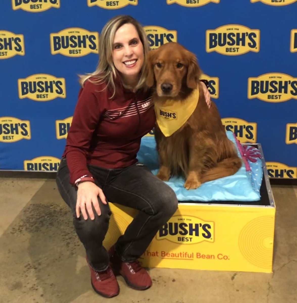 hajones33's tweet photo. Got to high-five @dawnstaley before the @GamecockWBB win and got a picture with the #bushbeans dog! It’s been a great day! ❤️ https://t.co/ZHkQwXxKq9