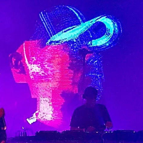 blinkinLAB's tweet image. Was great to vj for @A_M_CTITAN at @electricbrixton last Friday. 
Running some real time audio and midi reactive notch scenes of a 3D head scan of the man himself! 
#madewithnotch
#DnB
#LiveVisuals
#VJ