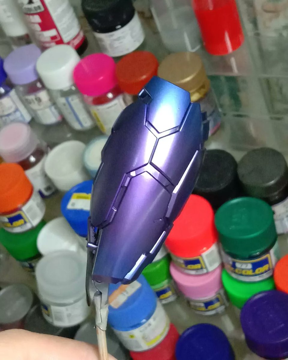 evoru_shawn's tweet photo. Recipe:
MrSurfacer 1200
Skull Colors Jet Black Gloss
Gaianotes Pearl Silver
MrHobby GX Deep Clear Violet (base color)
MrHobby GX Clear Blue (gradient)

#hggreatmazinger #greatmazingerinfinity #mrhobby #mrhobbypaint #skullcolors #plamo https://t.co/vpUBiEbRKb
