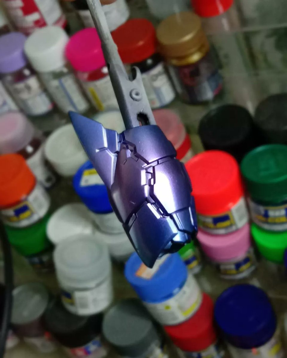 evoru_shawn's tweet photo. Recipe:
MrSurfacer 1200
Skull Colors Jet Black Gloss
Gaianotes Pearl Silver
MrHobby GX Deep Clear Violet (base color)
MrHobby GX Clear Blue (gradient)

#hggreatmazinger #greatmazingerinfinity #mrhobby #mrhobbypaint #skullcolors #plamo https://t.co/vpUBiEbRKb