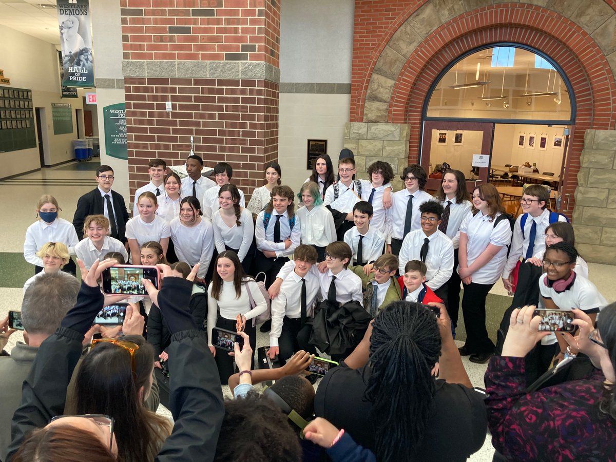 HardingMSBands's tweet image. Congratulations to all the 
@LkwdSchools
 middle school musicians who participated in the OMEA D4 Honors Festival today. Excellent work from the band, orchestra, and choir! 
@LkwdMusicboost
 
@LkwdHarding
 
@LkwdGarfield