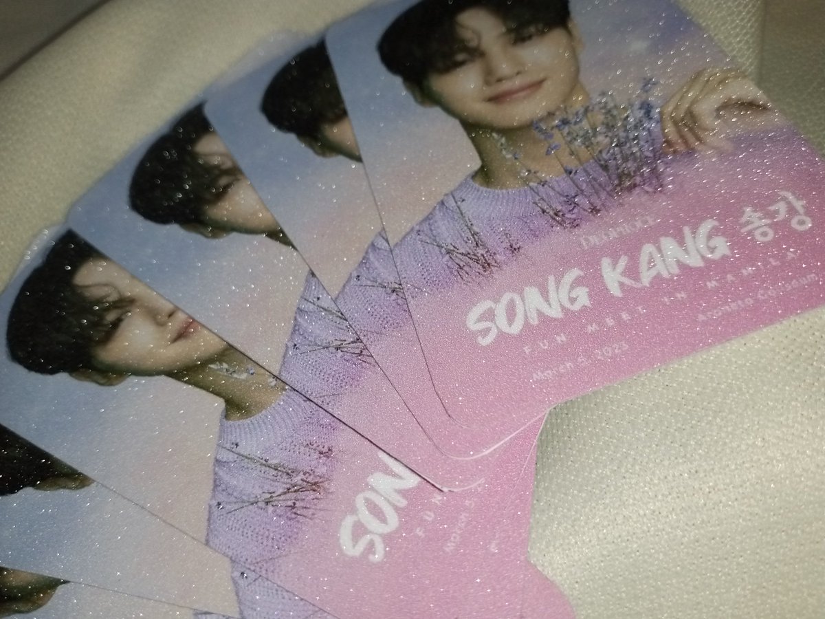 _heartwork's tweet photo. So who's going to #SongKangAtTheBigDome!? I'll be giving away glittered photocard of him outside and inside the @TheBigDome! See you later! 🦋 #SongKangInMNL #SongkangFunMeetinManila https://t.co/xWsCyWHoAx