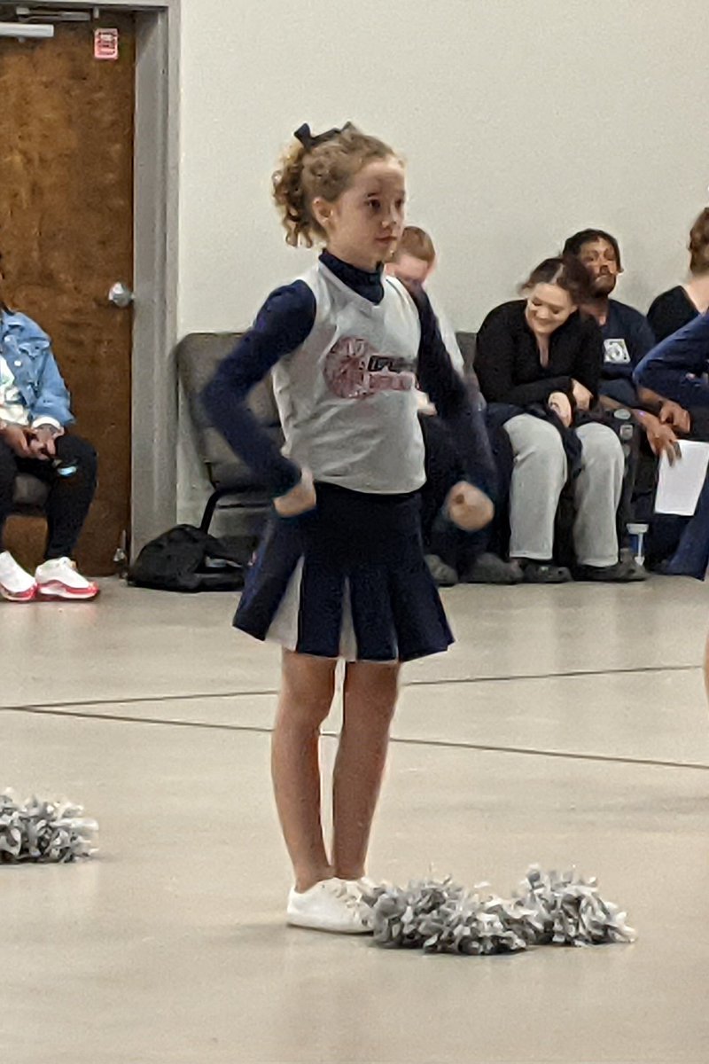 ArtWithMrE's tweet photo. Last game for #upwardcheer & #upwardbasketball this season! So thankful my kids have this opportunity. Both loved the experience & grew in their skills & confidence. #dadlife #upward https://t.co/xNhWTSRfBV