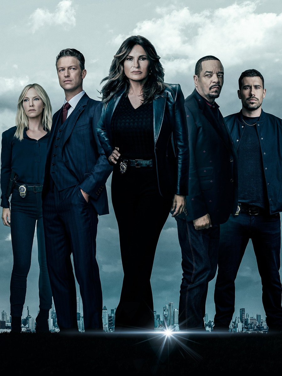 @lawandordertv @FINALLEVEL @KelliGiddish @Chris_Meloni @dannflorek @RaulEEsparza @JGHyder @SVUWritersRoom witch is best Law & Order SVU cast