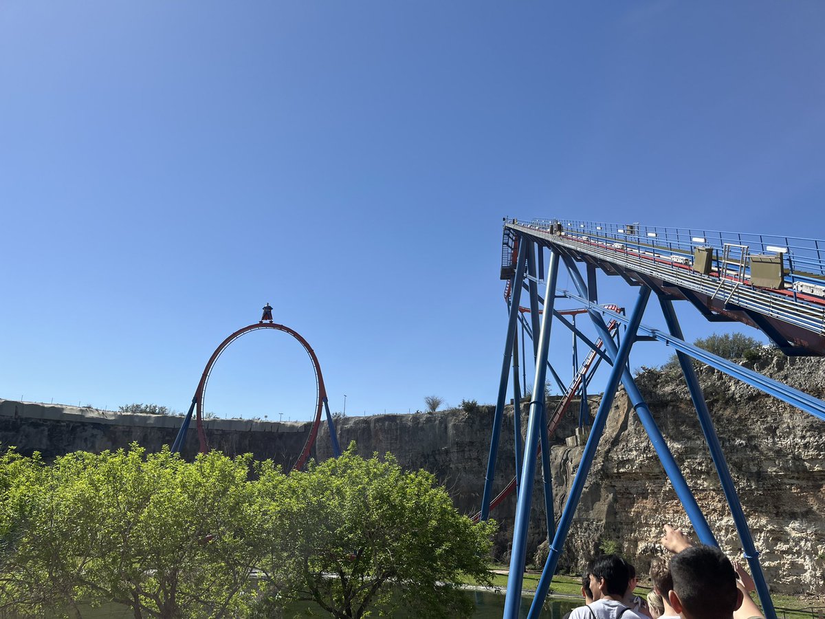 brad_developer's tweet image. Theme Park Day
