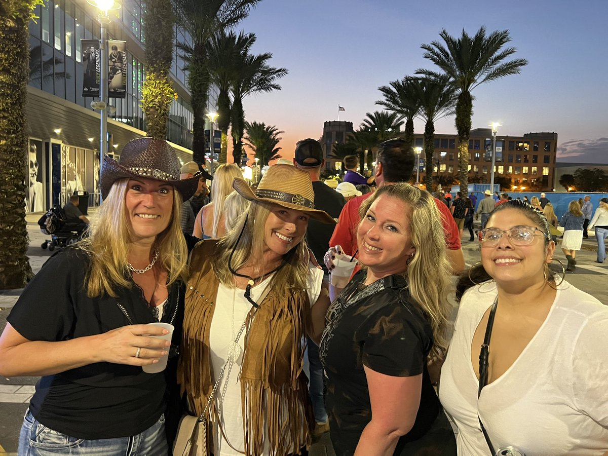 ltoigo's tweet photo. Ready for Blake! #BSOrlando https://t.co/BxufGhKlKB