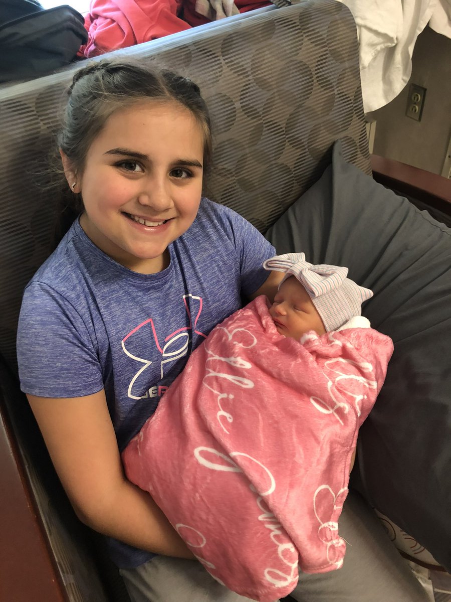 KaciMesser's tweet photo. Ellie James decided to make her appearance a few weeks early! 3/3/2023 
10:33pm
6lbs 3 oz
These sweet girls are perfect 💕 https://t.co/RNCBFE1sZw