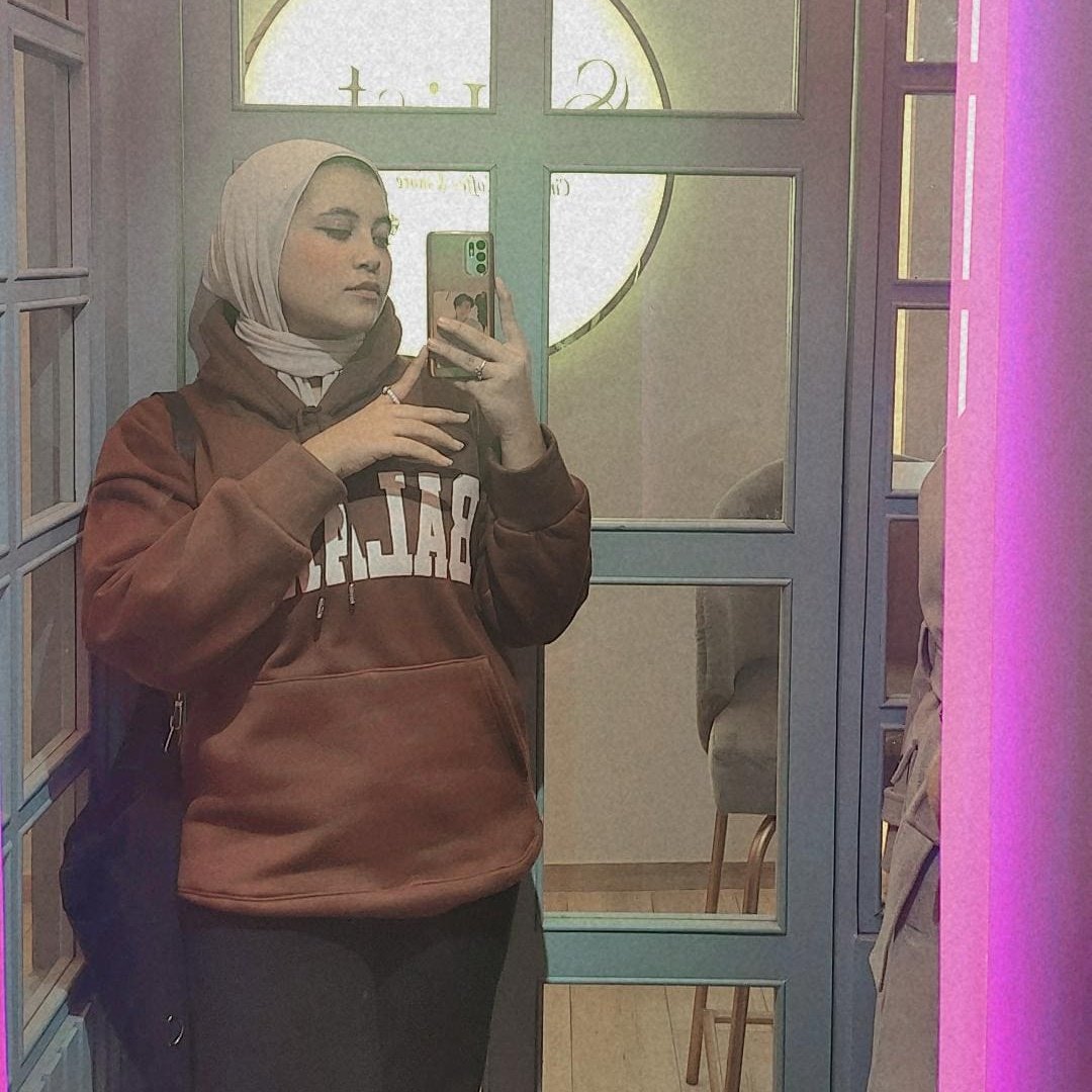 min_yomna3's tweet photo. #NewProfilePic https://t.co/HlQrEg13ji