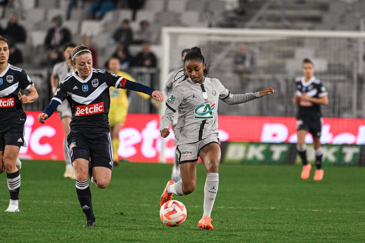 LaurinaFazer's tweet image. En route pour les demis ! #Ontothenextone 👌🏾 #CoupedeFrance