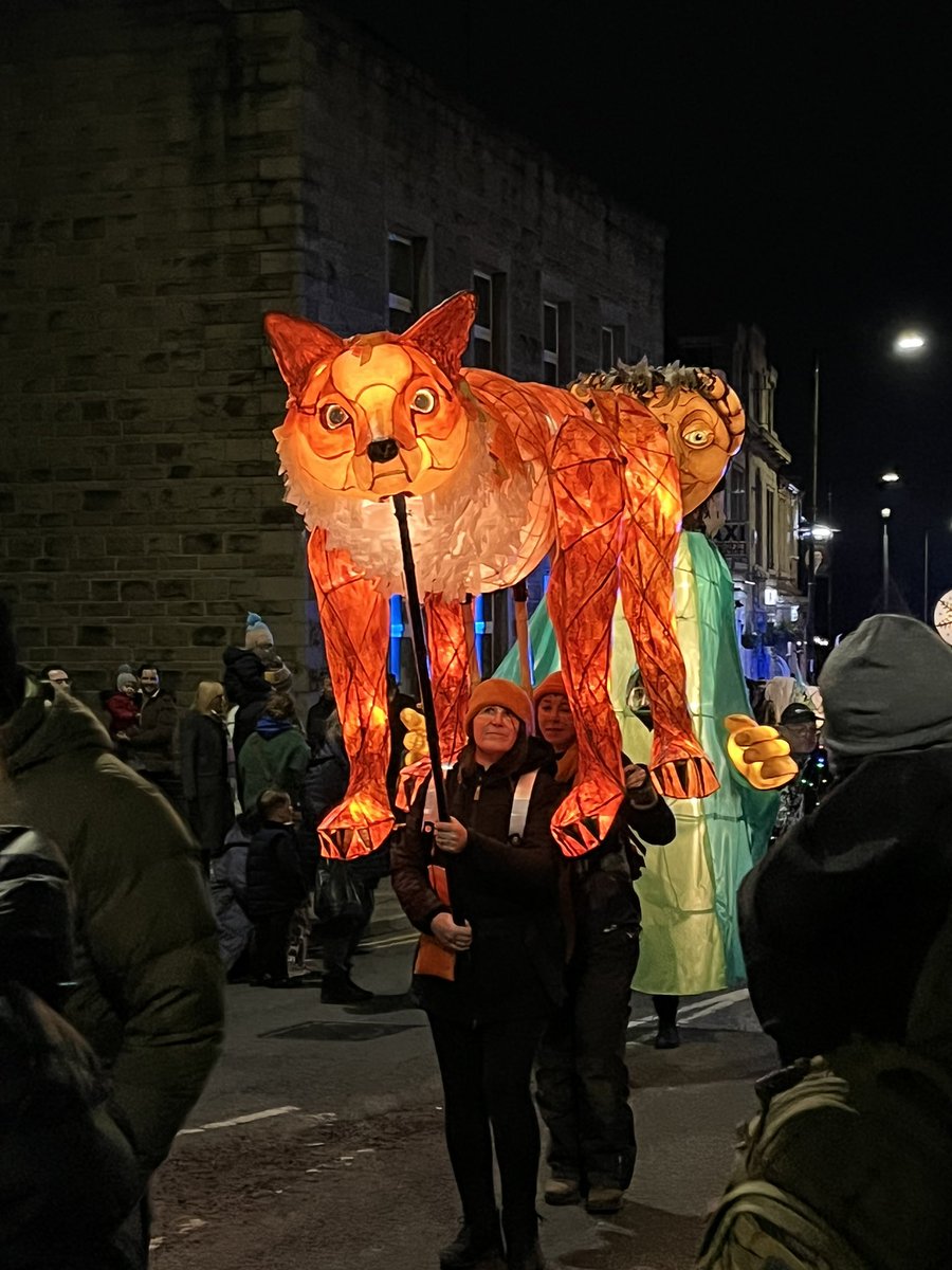 NorthernLifeMag's tweet photo. Well done to #ColneBid for lighting the streets with Joy, colour and vibrancy… not bad for a little town…
#colne #light #handmadeparade https://t.co/hYfV0xjZzP