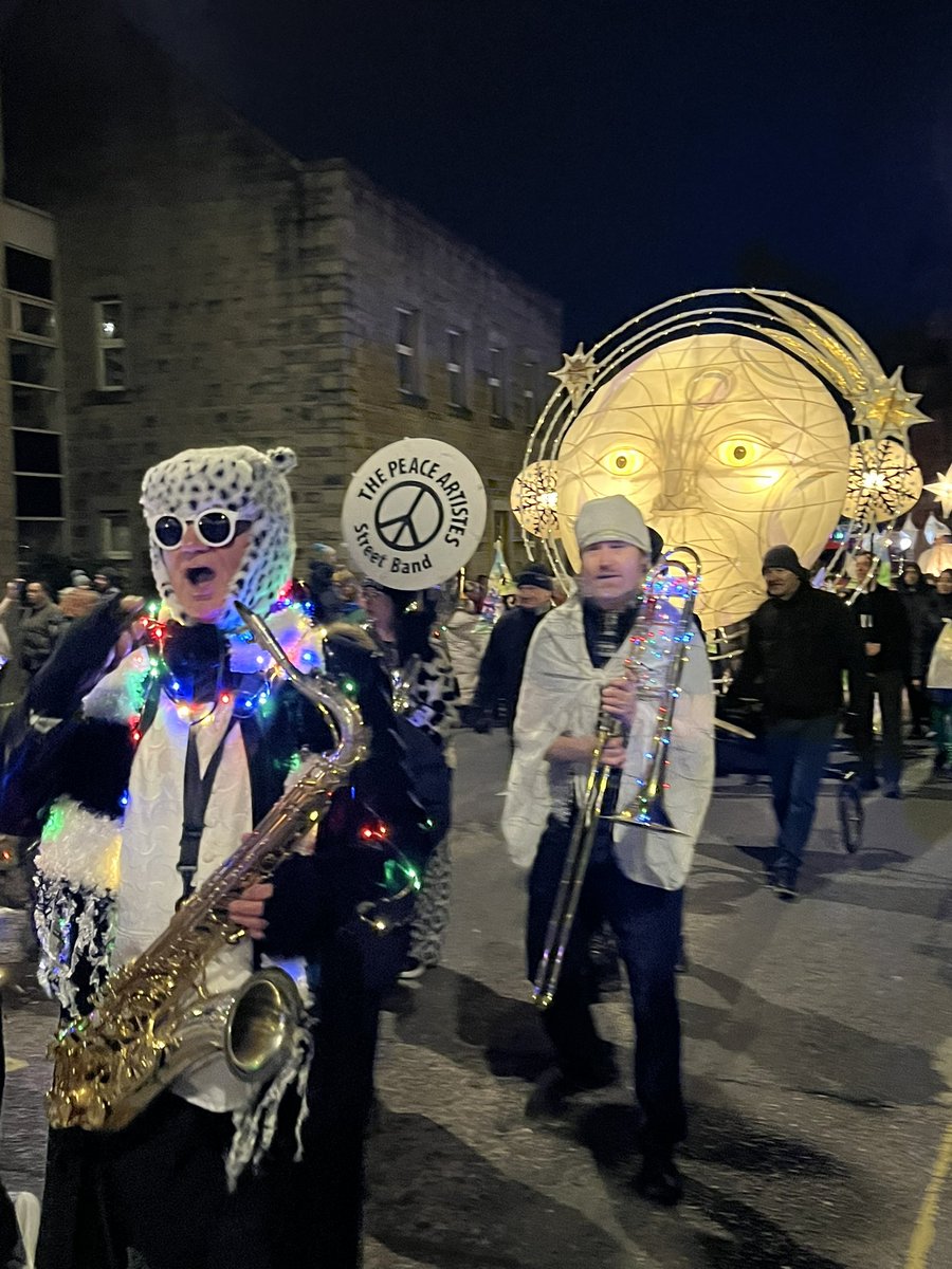 NorthernLifeMag's tweet photo. Well done to #ColneBid for lighting the streets with Joy, colour and vibrancy… not bad for a little town…
#colne #light #handmadeparade https://t.co/hYfV0xjZzP