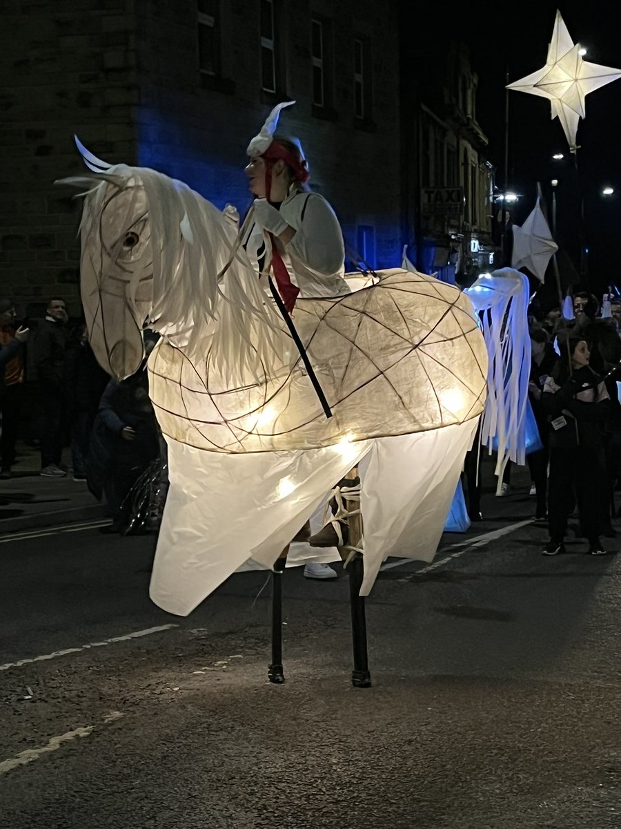 NorthernLifeMag's tweet photo. Well done to #ColneBid for lighting the streets with Joy, colour and vibrancy… not bad for a little town…
#colne #light #handmadeparade https://t.co/hYfV0xjZzP