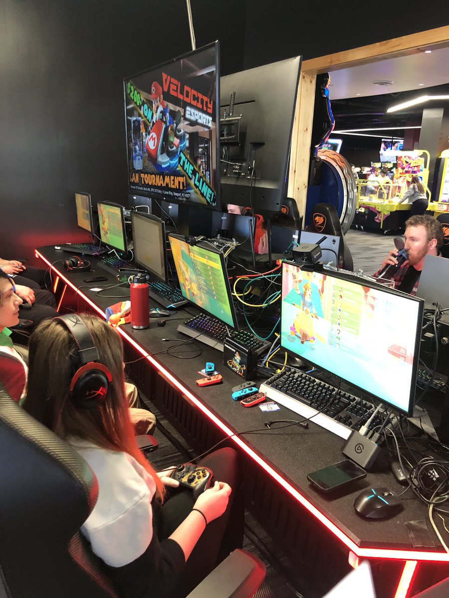 Velocity_Vegas's tweet photo. We’ve got some great competition happening at On The Line! #MK8D #USMK
▫️check it out live on youtube from @Mankalor https://t.co/Rixo7xBX3c https://t.co/XGgmbRMUqK