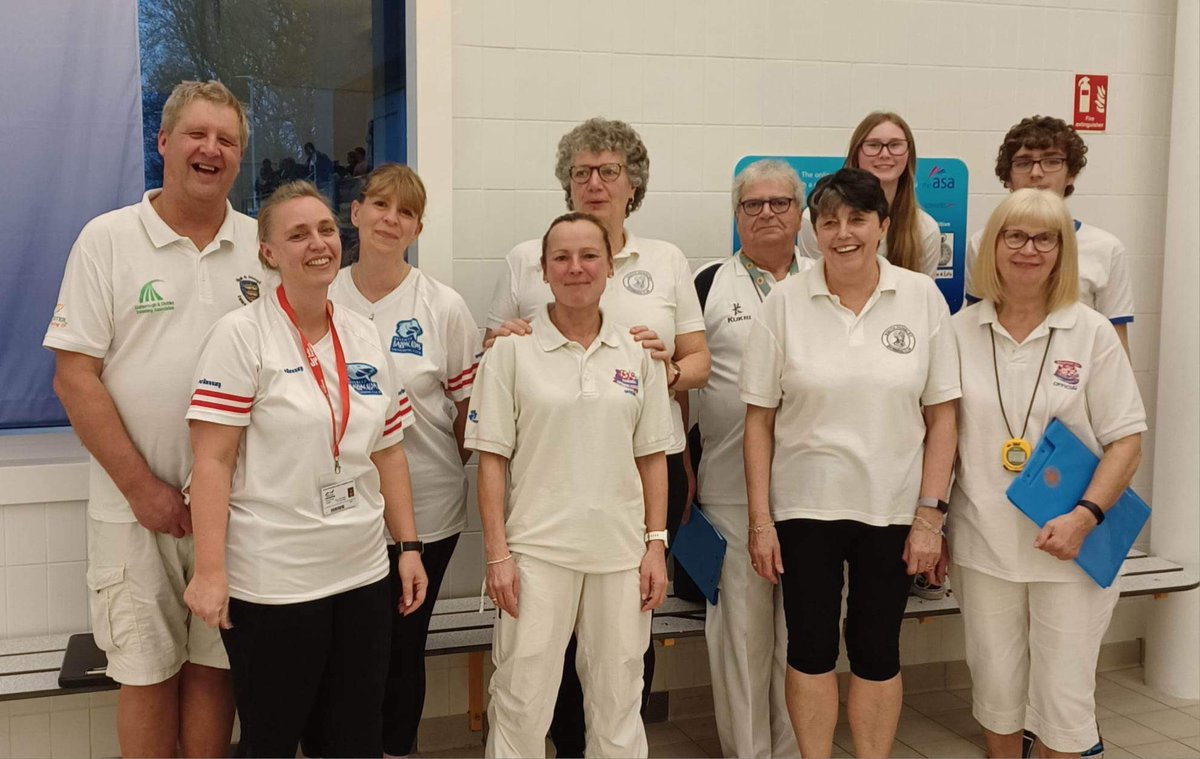 humber_runner's tweet photo. Always a privilege to officiate at the annual regional special olympics swimming gala. Sport at its best - for the joy and participation of it. Nice to have special guest @daveedwards10 with us😀💪🏻 🏊‍♀️ 🏊‍♂️ https://t.co/mDFrb5UquG