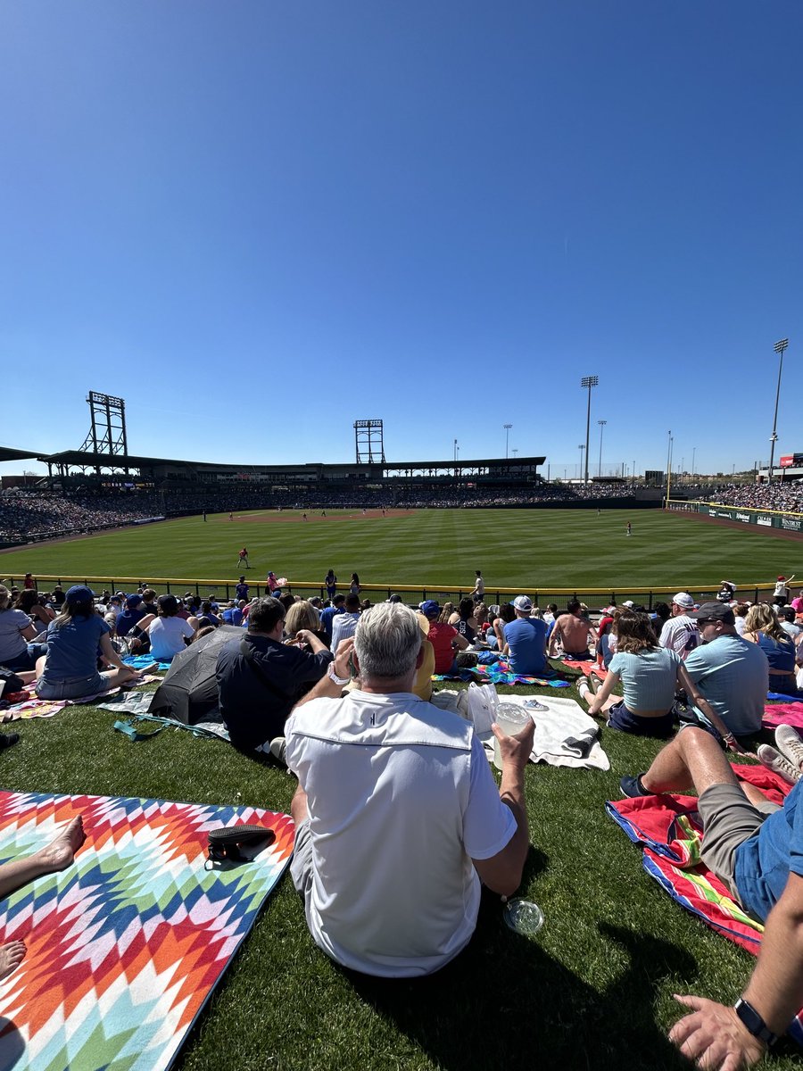 InKim5's tweet photo. #angels #cubs https://t.co/INso6GKqsX