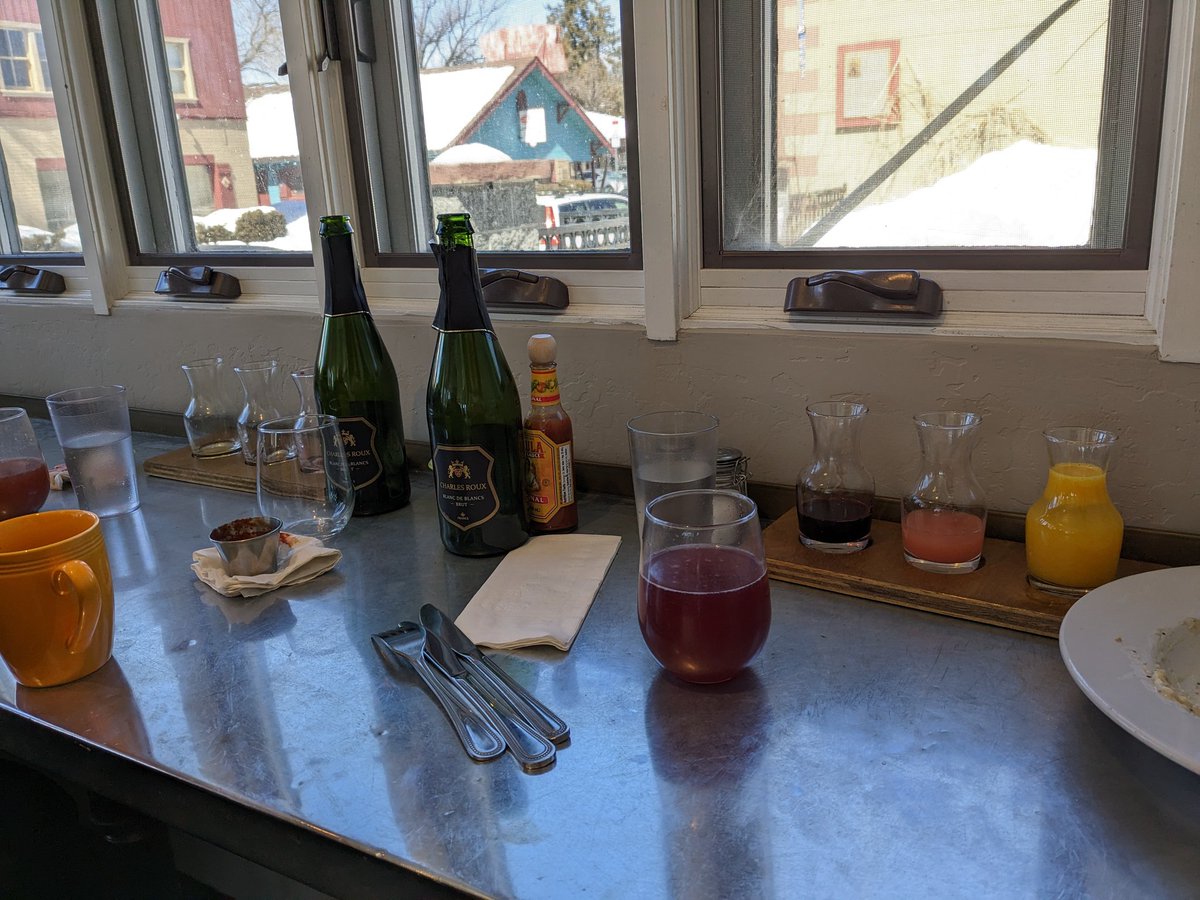 TaraBautistaPHD's tweet photo. Sometimes a mimosa and coffee brunch with your professor besties is all you need to feel like a human again. #firstyearprofessors #stressbond #werekillinit #yayus https://t.co/6ndU6bKgZn