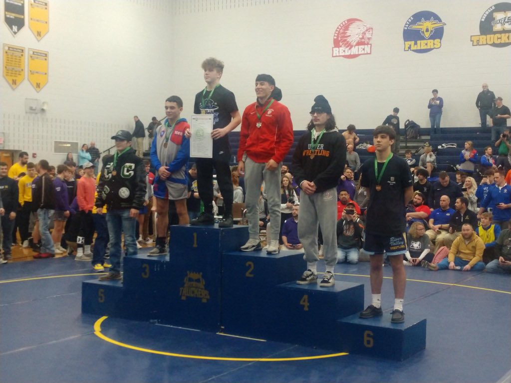 RV Wrestling's 7 district qualifiers saw 5 Vikings advance to day two of competition, with strong showings from 165 lb Porter Rick and 132 lb Owen Rogers, who's 6th place finish makes him the first district placer since 2021. #GoVikes
