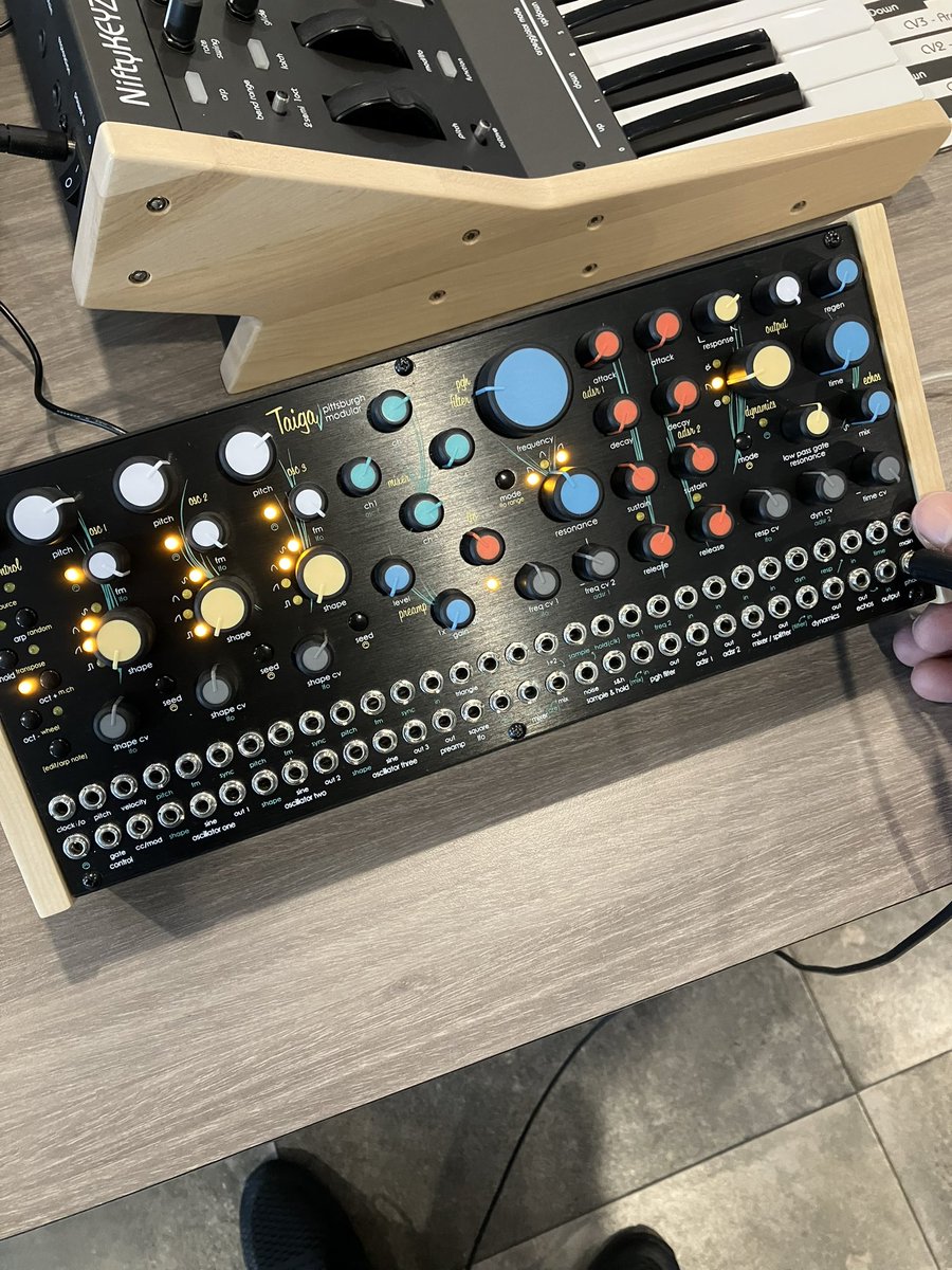 Noir Et Blanc Vie tweet media