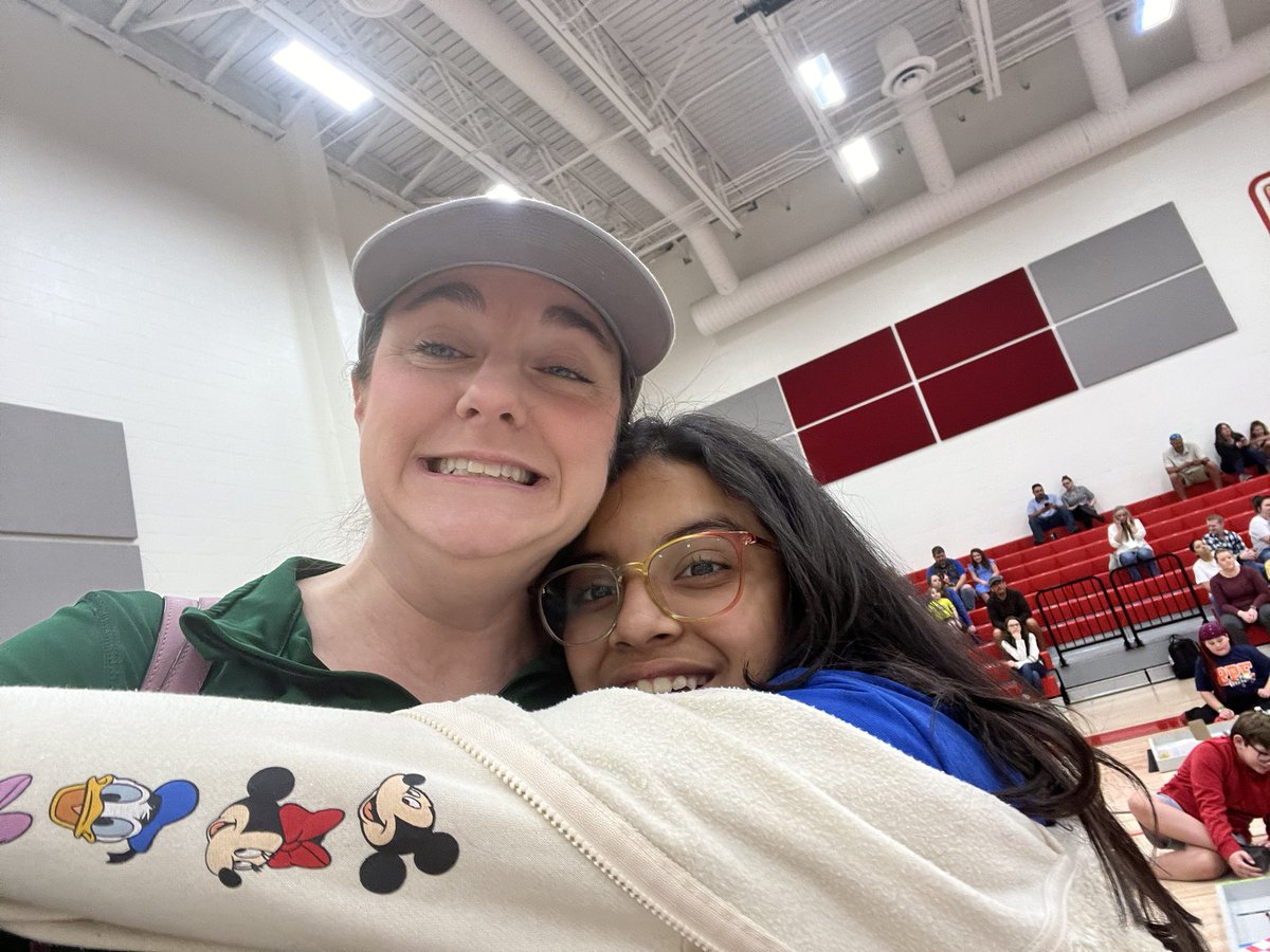 HumbleISD_OE's tweet photo. So much fun watching the Oaks Robotics teams in action!! Thank you @MTharling for all your work with them! And Mrs. Michie for helping out! https://t.co/SfQWreylY8