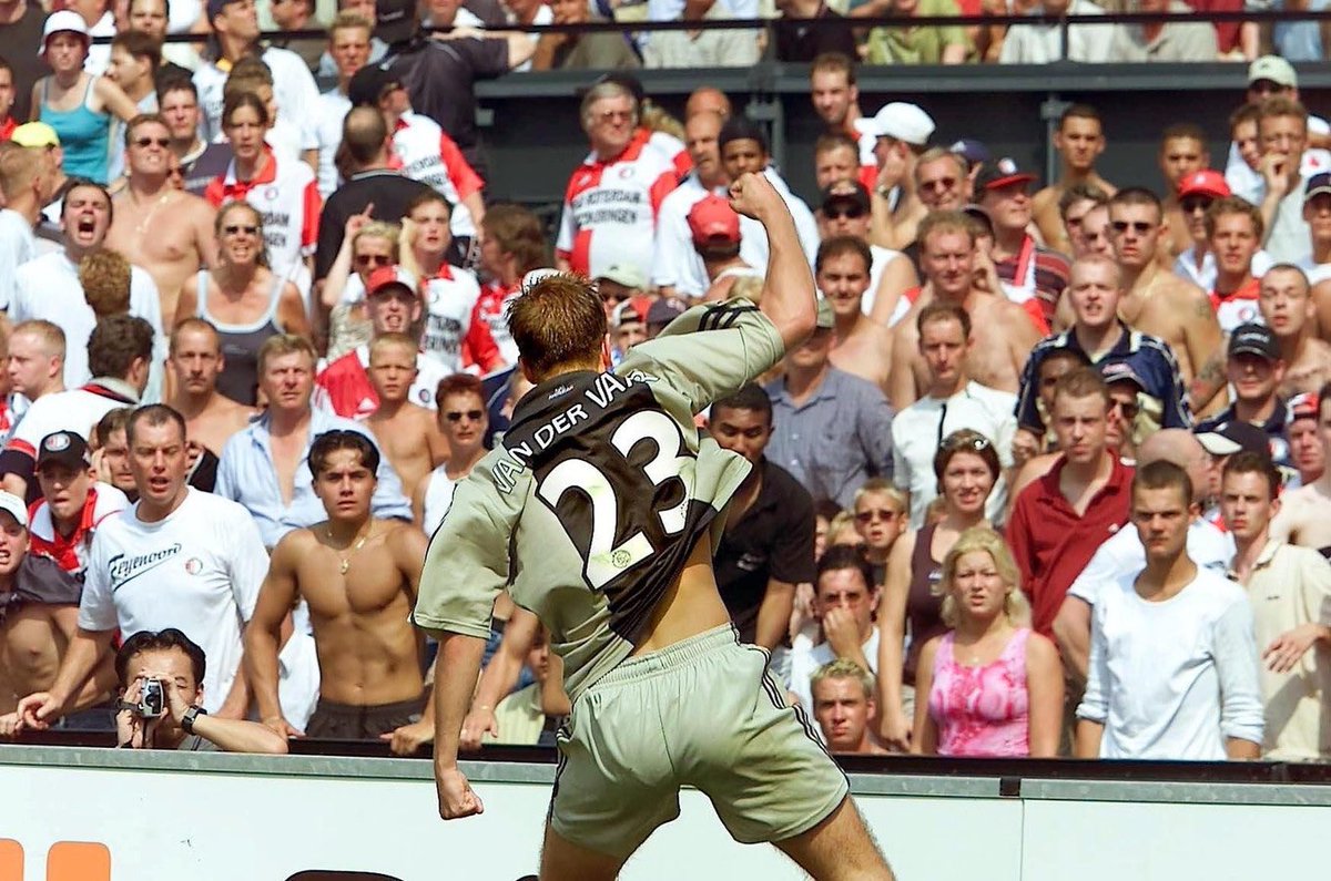 Wat een lachwekkend gebeuren die loting van de KNVB. 
Schandalig… #feyAJA <a href="/ESPNnl/">ESPN NL</a> #ajax #voorspelbaar