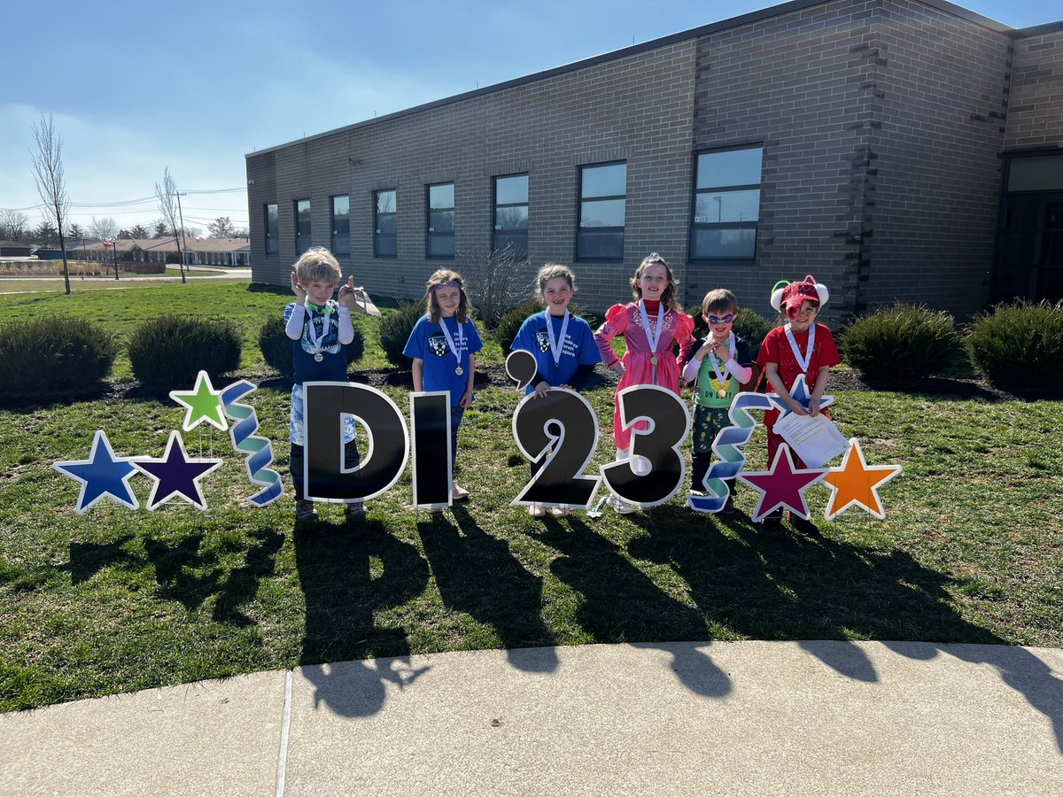 jennilyn8's tweet photo. Team The Undersea Forest Explorers did an amazing job this weekend at Destination Imagination! @tphaer18 @wcsdistrict @GranbyGators @2GranbyGators https://t.co/295s33rzh3