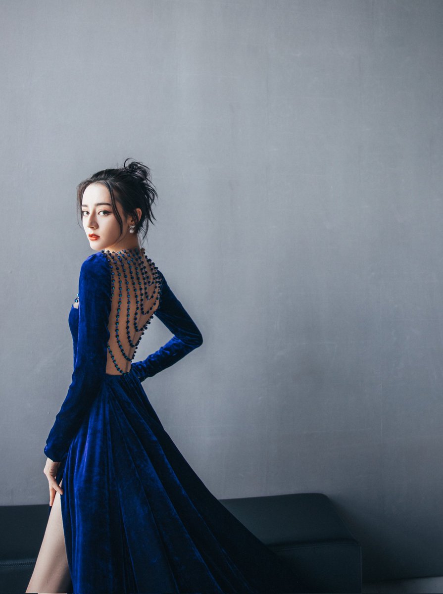 zhaolusi290's tweet photo. #Dilireba for the #10thTencentVideo anniversary gala https://t.co/Fm14bkmiVc