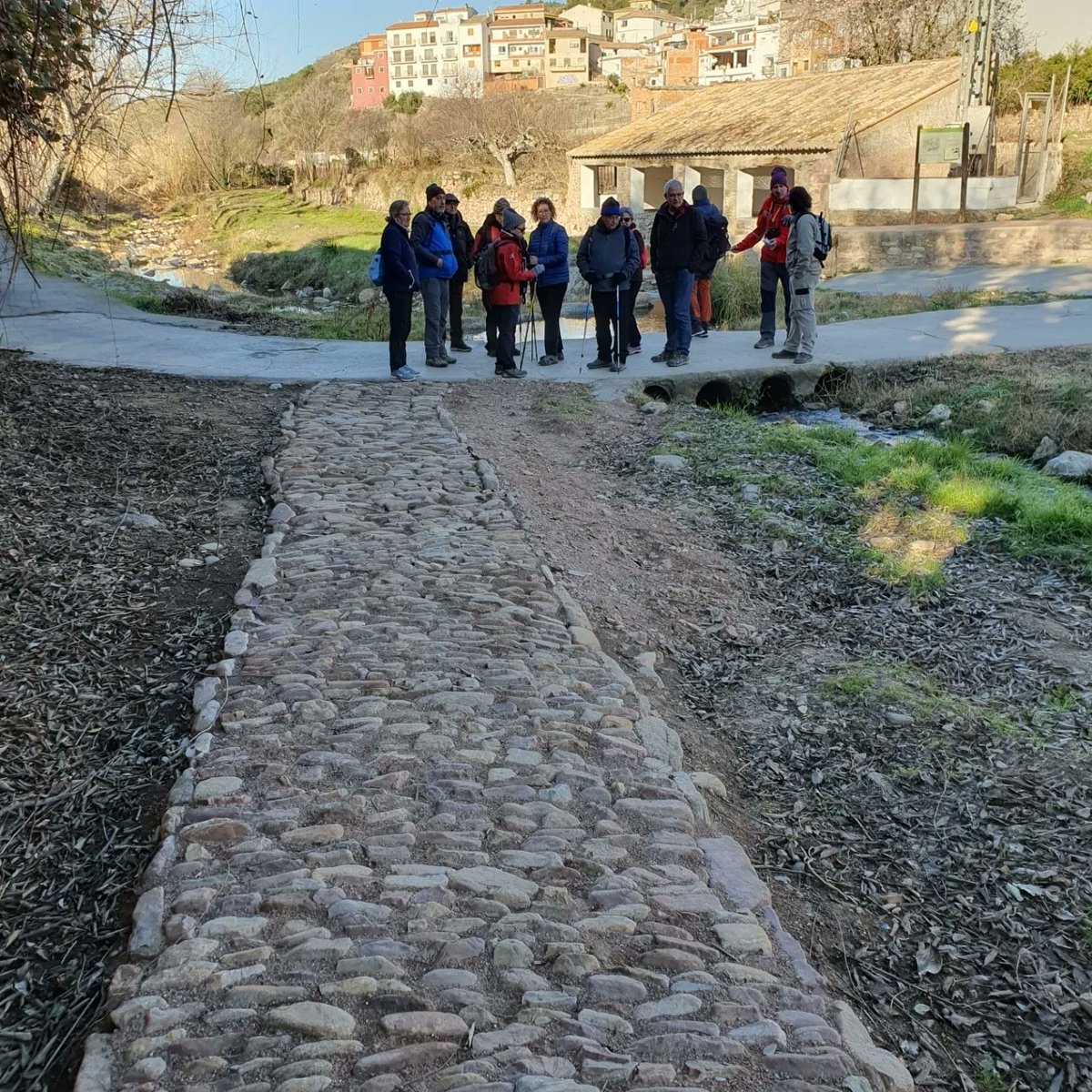 almonecir's tweet photo. Primera comitiva de Balad-Almunestir de las 4 previstas, hoy tocaba desde La Vall de Almonacid hasta Algimia de Almonacid y posterior comida estilo morisco. Todo un éxito. https://t.co/R8scj4IQ2s