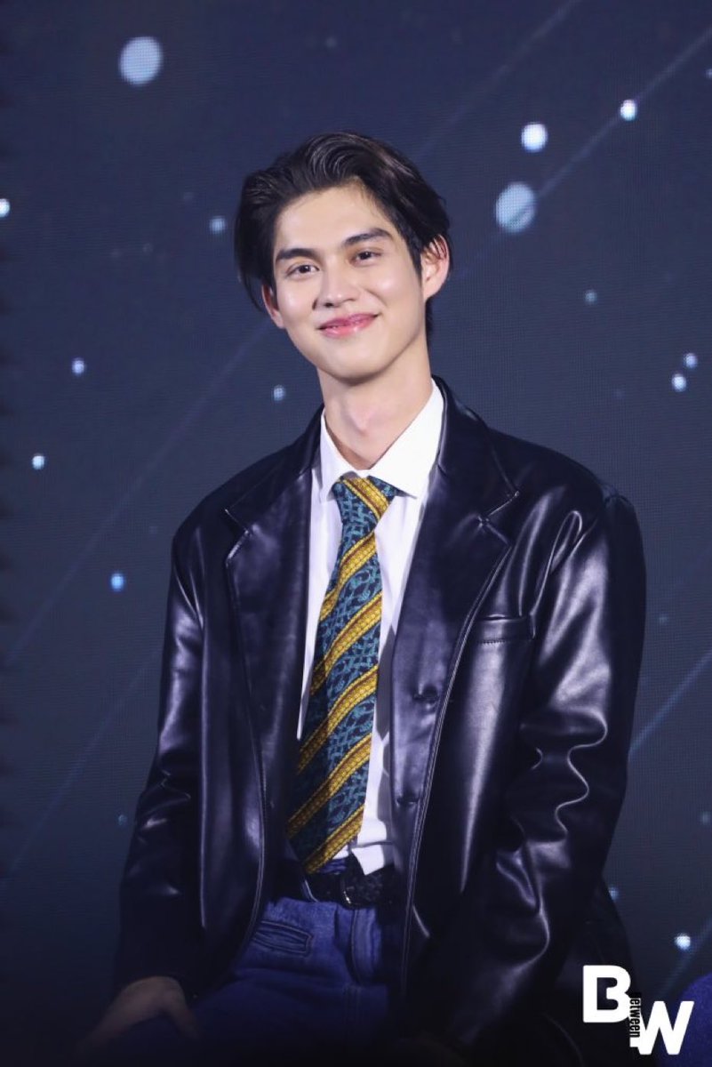 twilightcat4's tweet photo. อยากรักษารอยยิ้มนี้ไว้ตลอดไป ไม่รักเค้าก็อย่าทำร้ายเค้าเลยนะ เค้าคือหัวใจของพวกเรา 🤍 ขอนะ ในฐานะมนุษย์ร่วมโลก 🙏 https://t.co/4V7wGTbZRO