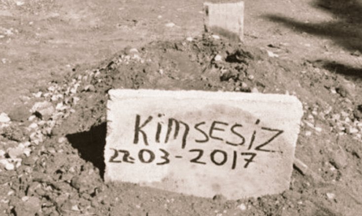 "Dünyaya çok meyletmemek lazım.
Nasibinde yoksa, mezar taşında adın bile olmuyor.