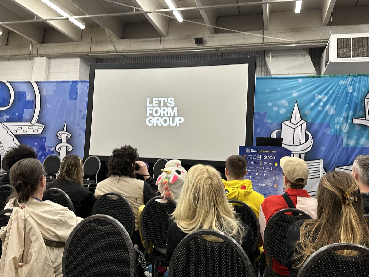 SabrinaLane_1's tweet photo. Yoo this is 🔥!! A MUST WATCH. We see you @collabland @farokh @RugRadio #LETSFORMGROUP #ETHDenver2023 🫡 https://t.co/hxFZ82qlhi