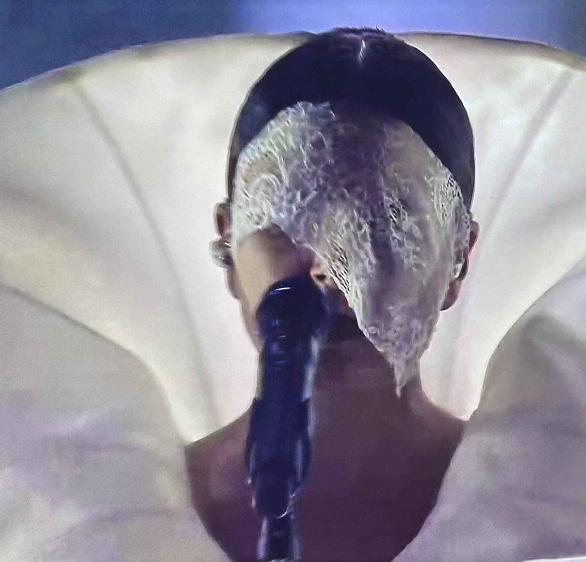 Quando dizem “as RENDAS estão caras em Portugal” mas esquecem-se de dizer que são as das casas 
 #festivaldacanção