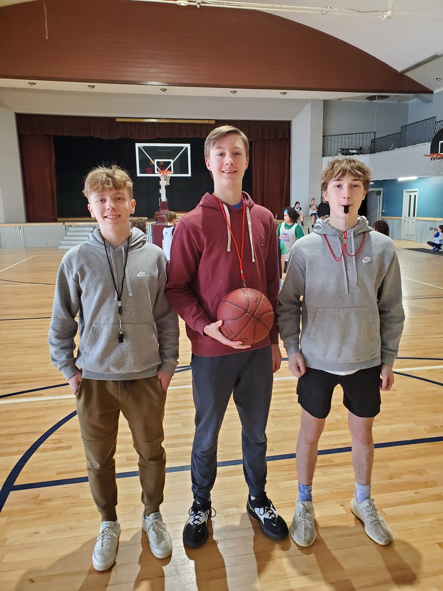 rbaduluth's tweet photo. Thank you @DuluthEastHoops @DHSGBball_BstrC for volunteering to referee and helping us #connectthedots from RBA to #futurevarsity! #community #giveback https://t.co/fwC4BvSXxC