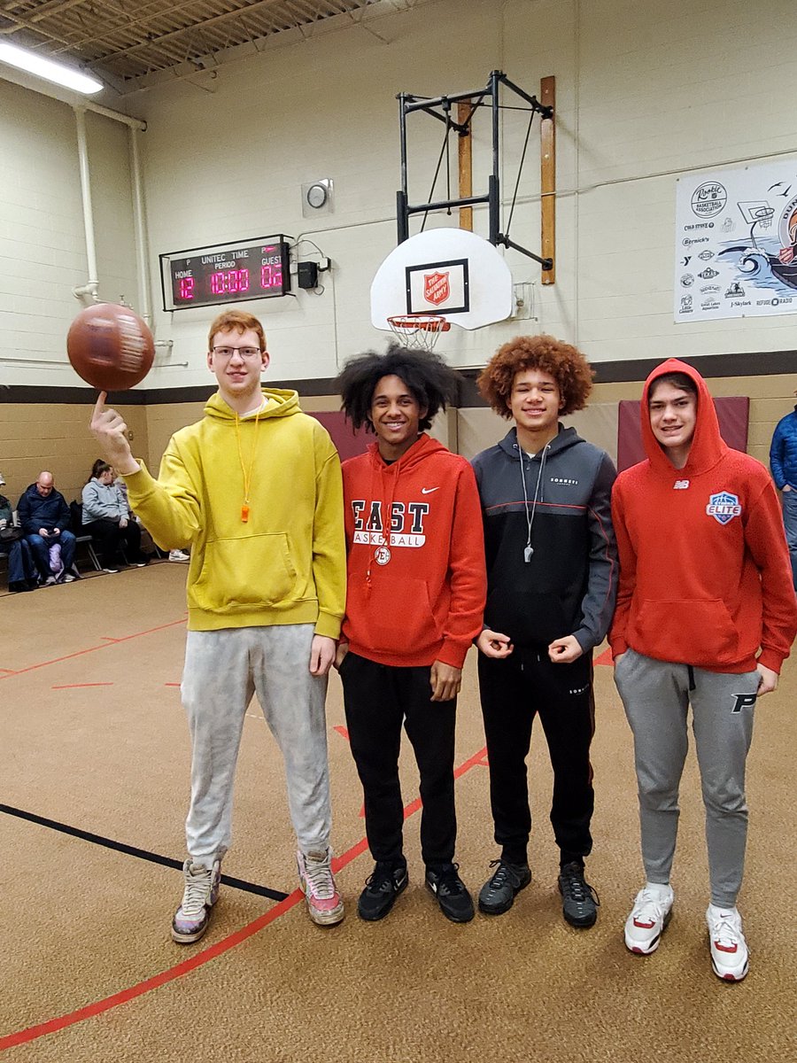 rbaduluth's tweet photo. Thank you @DuluthEastHoops @DHSGBball_BstrC for volunteering to referee and helping us #connectthedots from RBA to #futurevarsity! #community #giveback https://t.co/fwC4BvSXxC